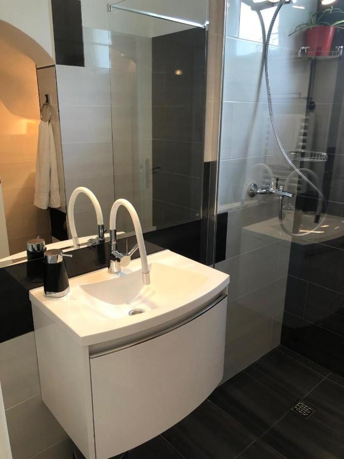 Cozy New Flat For 2 Or 3 Apartment ฮวาร์ ภายนอก รูปภาพ