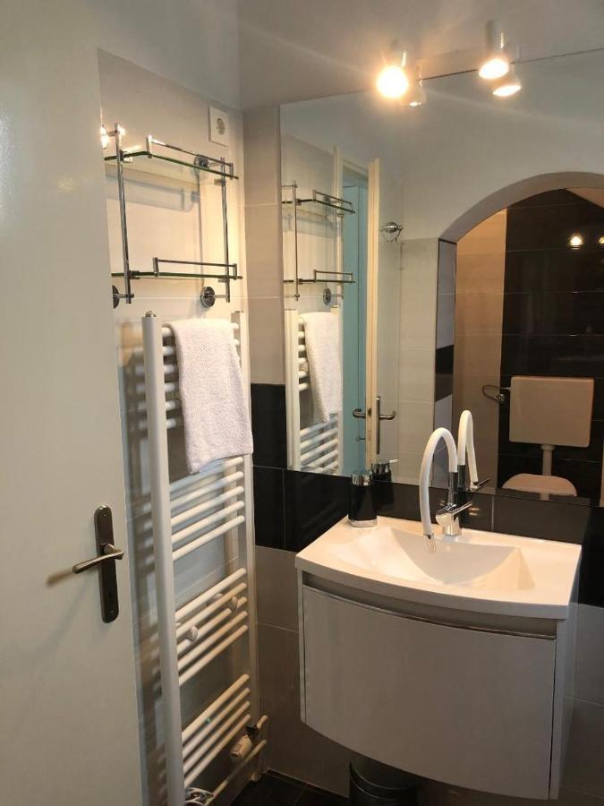 Cozy New Flat For 2 Or 3 Apartment ฮวาร์ ภายนอก รูปภาพ
